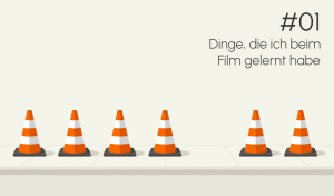 Grafik mit Absperrkegeln und einer Lücke in der Reihe – Titelbild zum Artikel „Mut zur Lücke“ über Erfahrungen aus der Filmbranche.